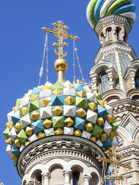 St. Petersburg, Rusland, op 21 augustus 2016. Fragment van de kerk van de Verlosser op het bloed, een van de symbolen van de stad — Stockfoto