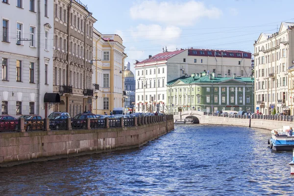 St. Petersburg, Rosja, 21 sty 2016. Ulica widok. Kompleks architektoniczny z nabrzeże rzeki Fontanka — Zdjęcie stockowe