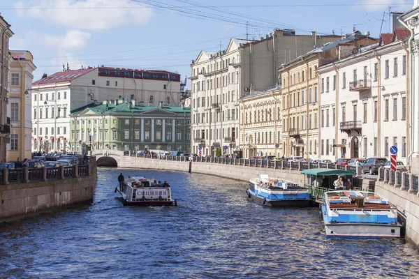 ST. PETERSBURG, RUSIA, 21 de agosto de 2016. Vista urbana. Complejo arquitectónico de Moika River Embankment — Foto de Stock