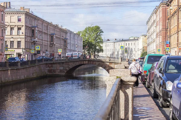 St. Petersburg, Ryssland, den 21 augusti 2016. Urban Visa. Arkitektoniskt komplex av Moika floden invallningen — Stockfoto