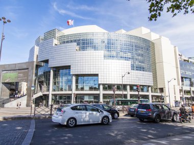 9 Temmuz 2016 üzerinde Paris, Fransa. Opera Bastille bina tiyatro