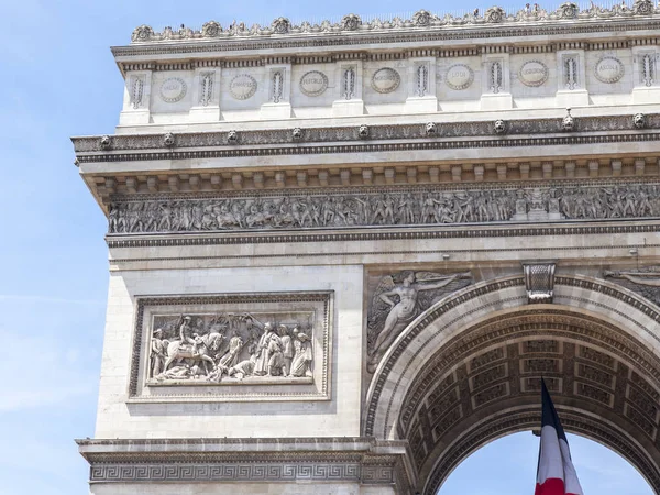 PARIS, FRANCE, on JULY 10, 2016. Charles de Gaulle Square, Triumphal arch — Stock Photo, Image