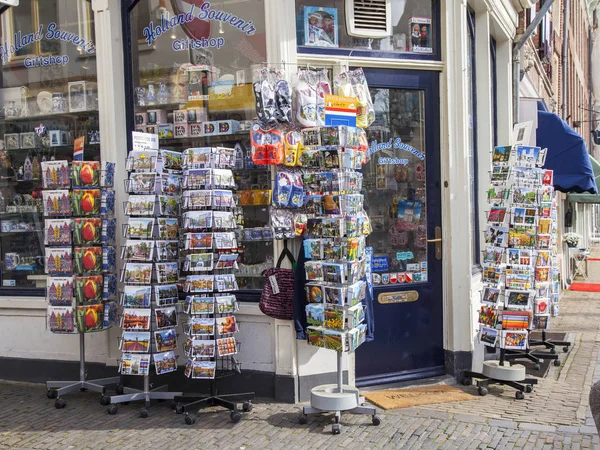 Utrecht, Holandia, 30 sty 2016. Ulicy Pokaż okna sklepu z pamiątkami — Zdjęcie stockowe
