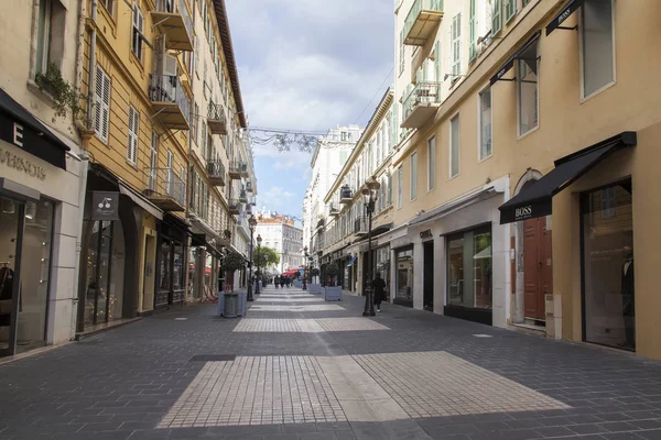 Nice, Francie, na 5 ledna 2017. Typická ulice v historické části města — Stock fotografie