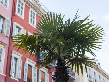 Güzel, Fransa, 6 Ocak 2017. Şehir mimarisinin tipik ayrıntıları.