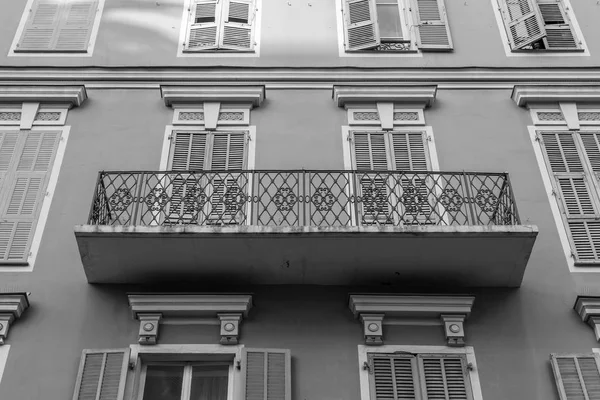 Niza, FRANCIA, en Enero 6, 2017. Detalles típicos de la arquitectura de la ciudad —  Fotos de Stock