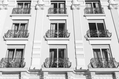 Güzel, Fransa, 6 Ocak 2017. Şehir mimarisinin tipik ayrıntıları. 