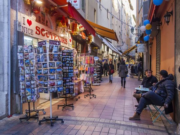 Nicea, Francja, na 6 stycznia 2017 roku. malowniczej ulicy na starym mieście — Zdjęcie stockowe