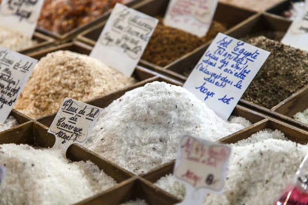 Sale of spices in the Mediterranean market — Stock Photo, Image