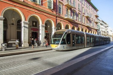Güzel, Fransa, üzerinde 8 Ocak 2017. Modern yüksek hızlı tramvay sesleri Meydanı ' nda şehir ana gider