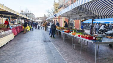 Güzel, Fransa, üzerinde 8 Ocak 2017. Cours Saleya, Fransız Rivierası'nın en bilinen piyasaları