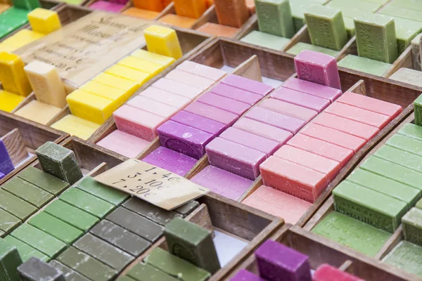 NICE, FRANCE, on JANUARY 8, 2017. Typical natural soap from Provence is on sale in the Cours Saleya market, one of the most known markets of French riviera — Stock Photo, Image