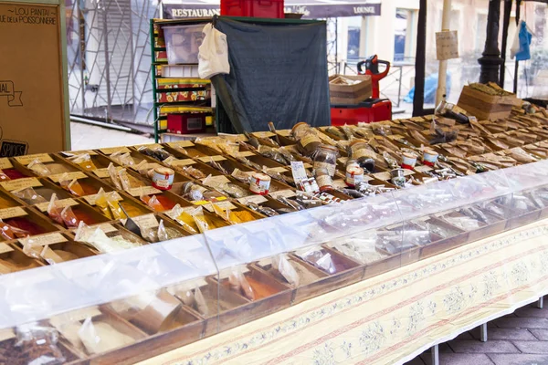 Güzel, Fransa, üzerinde 8 Ocak 2017. Baharatlar, Provence için tipik Marche Du Cours Saleya piyasada - Eski Nice ana piyasada satılmaktadır — Stok fotoğraf