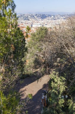  Güzel, Fransa, üzerinde 9 Ocak 2017. Sabah güneşi leyleklerin eski şehrin ışıkları. Shatto'nın Tepesi'nden havadan görünümü