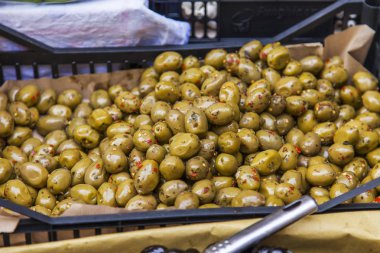 Akdeniz şehirde bir Pazar sayaçta Marine zeytin