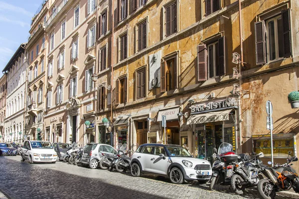 ROME, ITÁLIA, em 5 de março de 2017. Edifícios históricos fazem um atraente complexo arquitetônico — Fotografia de Stock