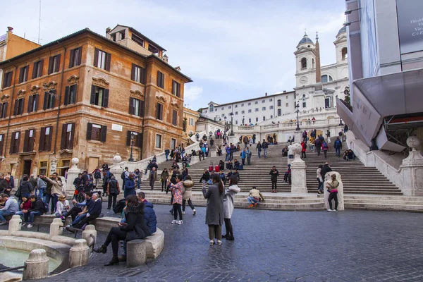 Rom, Italien, 5 mars 2017. Historiska byggnader gör ett attraktivt arkitektoniskt komplex — Stockfoto