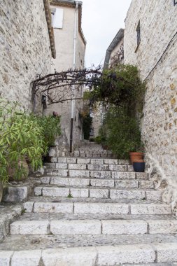 Saint-Paul-De-Vence, Fransa, 9 Ocak 2017. Eski taş binalar mimari tipik şehrin görünümünü dağlarda olun.