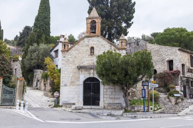  Saint-Paul-De-Vence, Fransa, 9 Ocak 2017. Otantik Taş binaları mimari şehrin banliyösünde görünümünü dağlarda olun.. 
