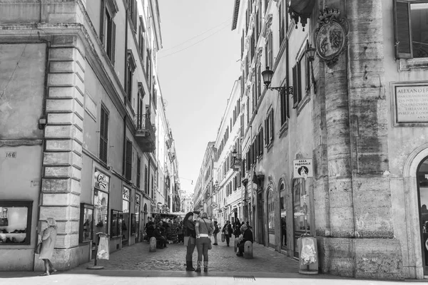 ROME, ITALY, on March 5, 2017. City landscape. Beautiful buildings make an attractive architectural complex of the street in downtown. — Stock Photo, Image