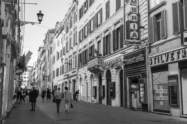 ROME, ITALY, on March 5, 2017. City landscape. Beautiful buildings make an attractive architectural complex of the street in downtown. — Stock Photo, Image