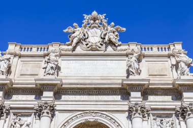 Roma, İtalya, 5 Şubat 2017. Fontana di Trevi (oluşturulan 1732-1762 yılında mimar Nicolo Salvi tarafından) parçası bilir Pauly'nın palace bitişik. Çeşme bir şehir sembolleri, birçok film baskılı