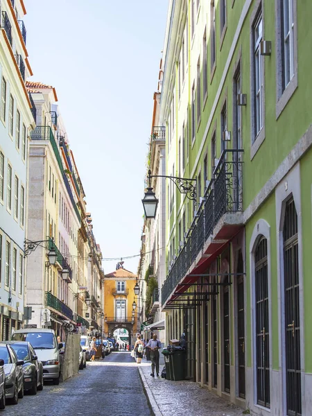 Lizbona, Portugalia, na 22 czerwca 2017 r. Historyczne budynki stanowią atrakcyjną panoramę w centrum. — Zdjęcie stockowe