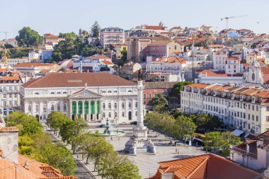 Lizbon, Portekiz, üzerinde 15 Haziran 2017. Yaz günü. Şehir şehir ve kırmızı çatılar Panoraması bilir