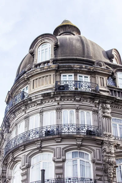 Porto, Portekiz, üzerinde 17 Haziran 2017. Bina cephe şehir ve onun tipik dekor bilir. 