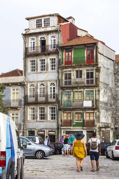 Porto, Portekiz, üzerinde 17 Haziran 2017. Bina cephe şehir ve onun tipik dekor bilir. 