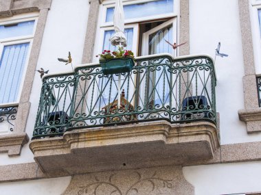 Porto, Portekiz, üzerinde 17 Haziran 2017. Şehir Merkezi ve onun tipik dekor binaların cephe bilir. 