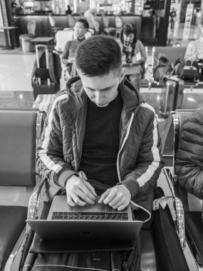 Moskova, Rusya, üzerinde 26 Ekim 2017. Okuldan ayrılırken, Uluslararası Havaalanı Sheremetyevo, terminal E yolcu bekliyoruz