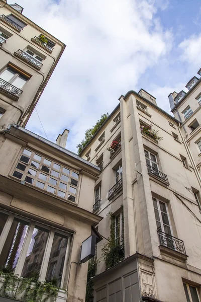 Parijs Frankrijk Oktober 2017 Zon Brandt Stad Straat Typische Architectonische — Stockfoto