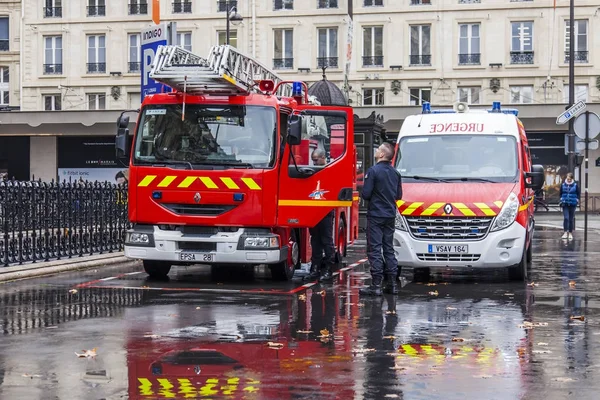 Paris France October 2017 Fire Truck Stopped City Street — Stock Photo, Image