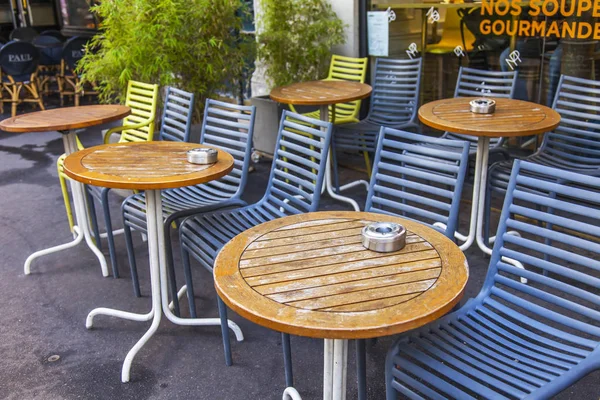 Parigi Francia Ottobre 2017 Attraente Caffetteria Con Tavolini Sulla Strada — Foto Stock