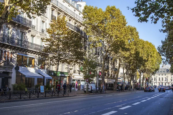 Paris Frankreich Oktober 2017 Zahlreiche Autos Und Fußgänger Befahren Die — Stockfoto