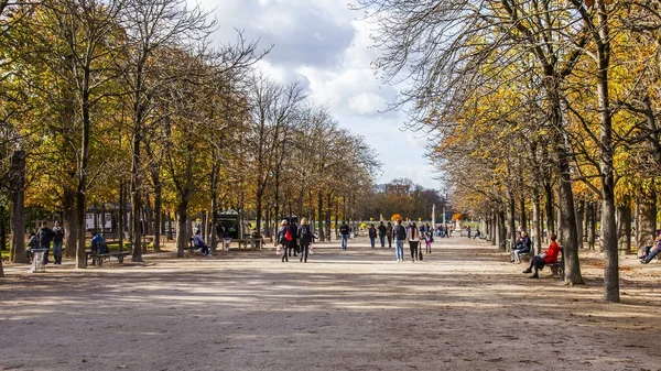 Paris Francia Octubre 2017 Paisaje Otoño Ciudad Gente Camina Descansa — Foto de Stock