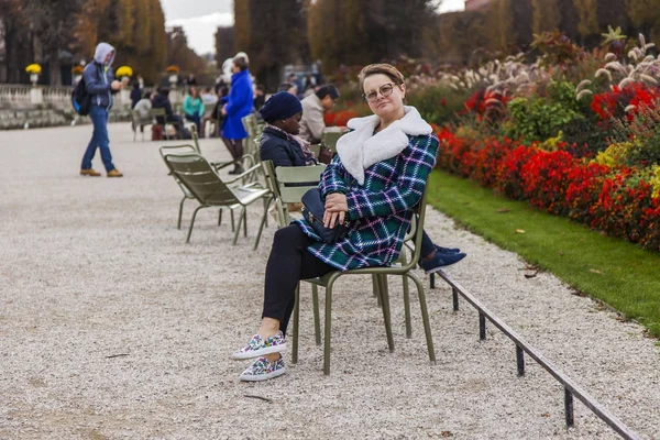 Paříž Francie Října 2017 Podzimní Městské Krajiny Lidé Pěšky Odpočinout — Stock fotografie