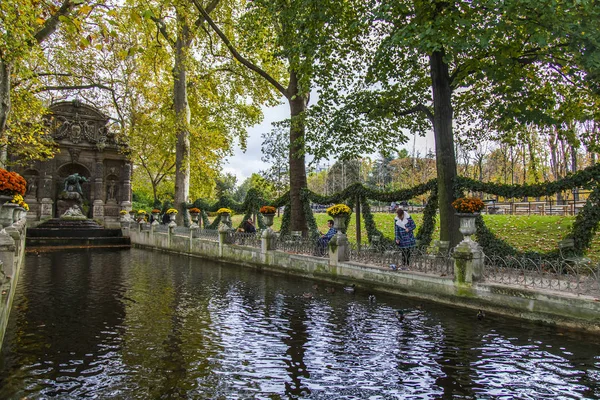 Paris Francia Octubre 2017 Paisaje Otoño Ciudad Los Árboles Amarillos — Foto de Stock