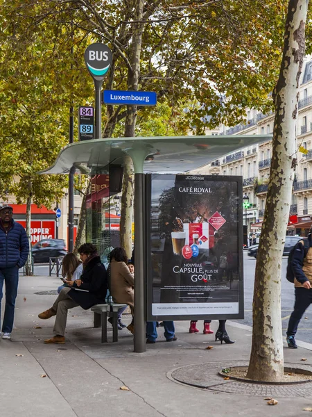 Paris França Outubro 2017 Paragem Autocarro Rua Centro Cidade — Fotografia de Stock