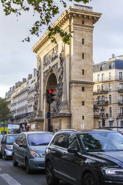 Párizs Franciaország Október 2017 Városi Táj Számos Autó Megy Utcán — Stock Fotó