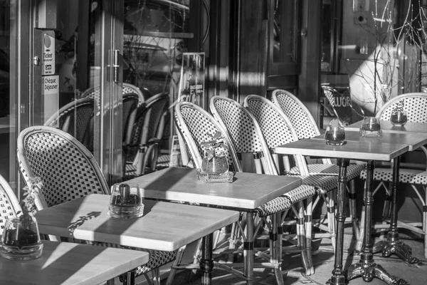 Paris Frankrike Oktober 2017 Tom Lite Tabeller Traditionella Café Stå — Stockfoto