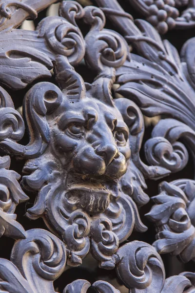 Paris France October 2017 Refined Details Decorate Facade Building Downtown — Stock Photo, Image