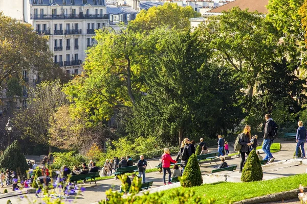Parijs Frankrijk Oktober 2017 Talrijke Toeristen Lopen Hebben Een Rust — Stockfoto
