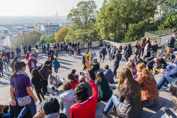 Paris Francia Octubre 2017 Numerosos Turistas Escuchan Música Interpretada Por —  Fotos de Stock