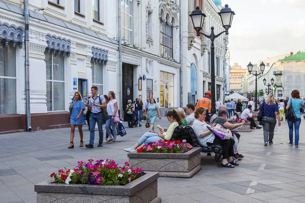 Moskau Russland August 2017 Die Menschen Gehen Entlang Der Nikolskaja — Stockfoto