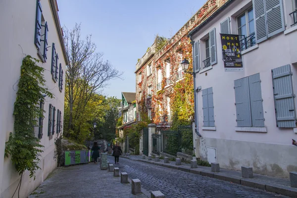 Paris Fransa Üzerinde Ekim 2017 Sonbahar Şehir Manzarası Montmartre Sokakta — Stok fotoğraf