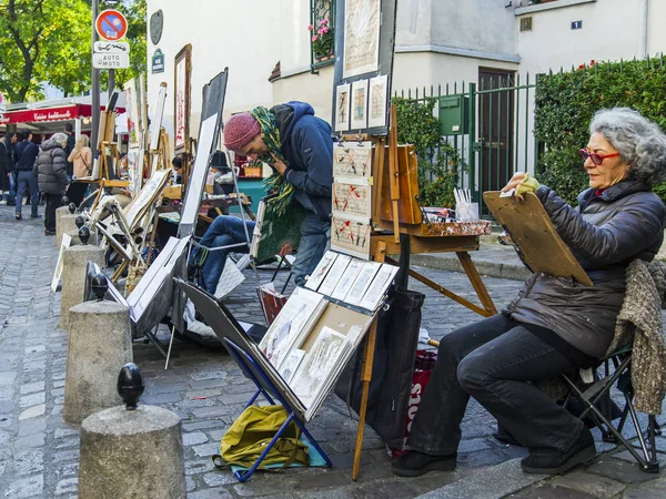 Paris Francia Octubre 2017 Artistas Basan Montmartre Ofrecen Las Obras — Foto de Stock
