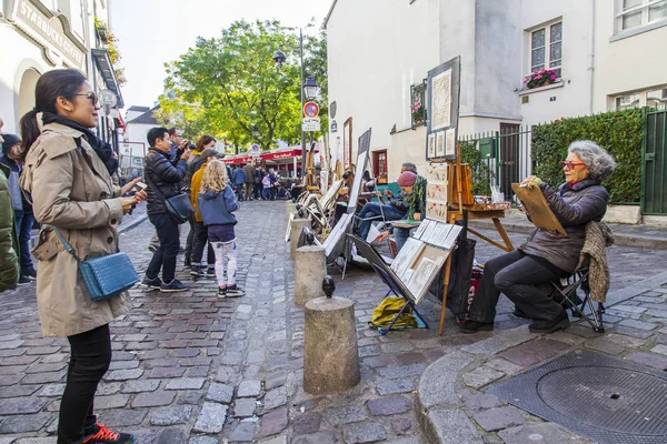Paris França Outubro 2017 Artistas Desenhar Montmartre Oferecer Obras Para — Fotografia de Stock