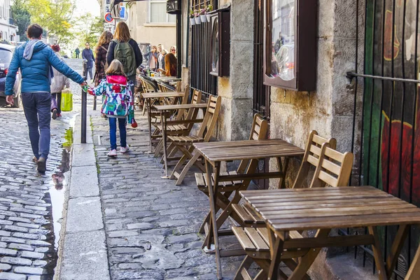 Paris Frankrike Oktober 2017 Små Traditionella Caféet Momartr Räknar Besökare — Stockfoto